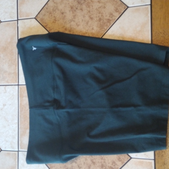 Shorts - Picture 3 of 4